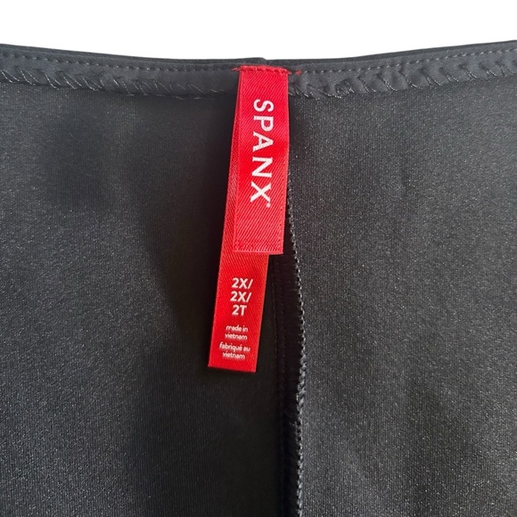 SPANX NWT Faux Suede Column V Neck Short Sleeve Dress Size 2X Black - Picture 8 of 14